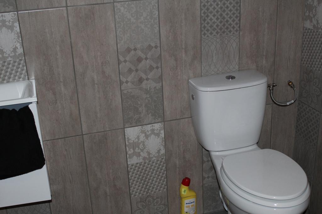 Au Relais Du Canal A Grand Gabarit Nesle Εξωτερικό φωτογραφία